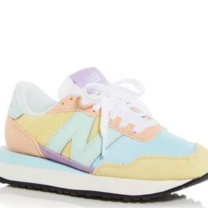 BRAND NEW New Balance Sneakers